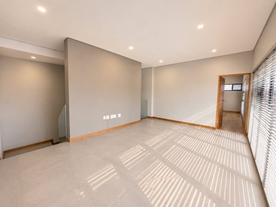 To Let 4 Bedroom Property for Rent in Wild Olive Estate Free State